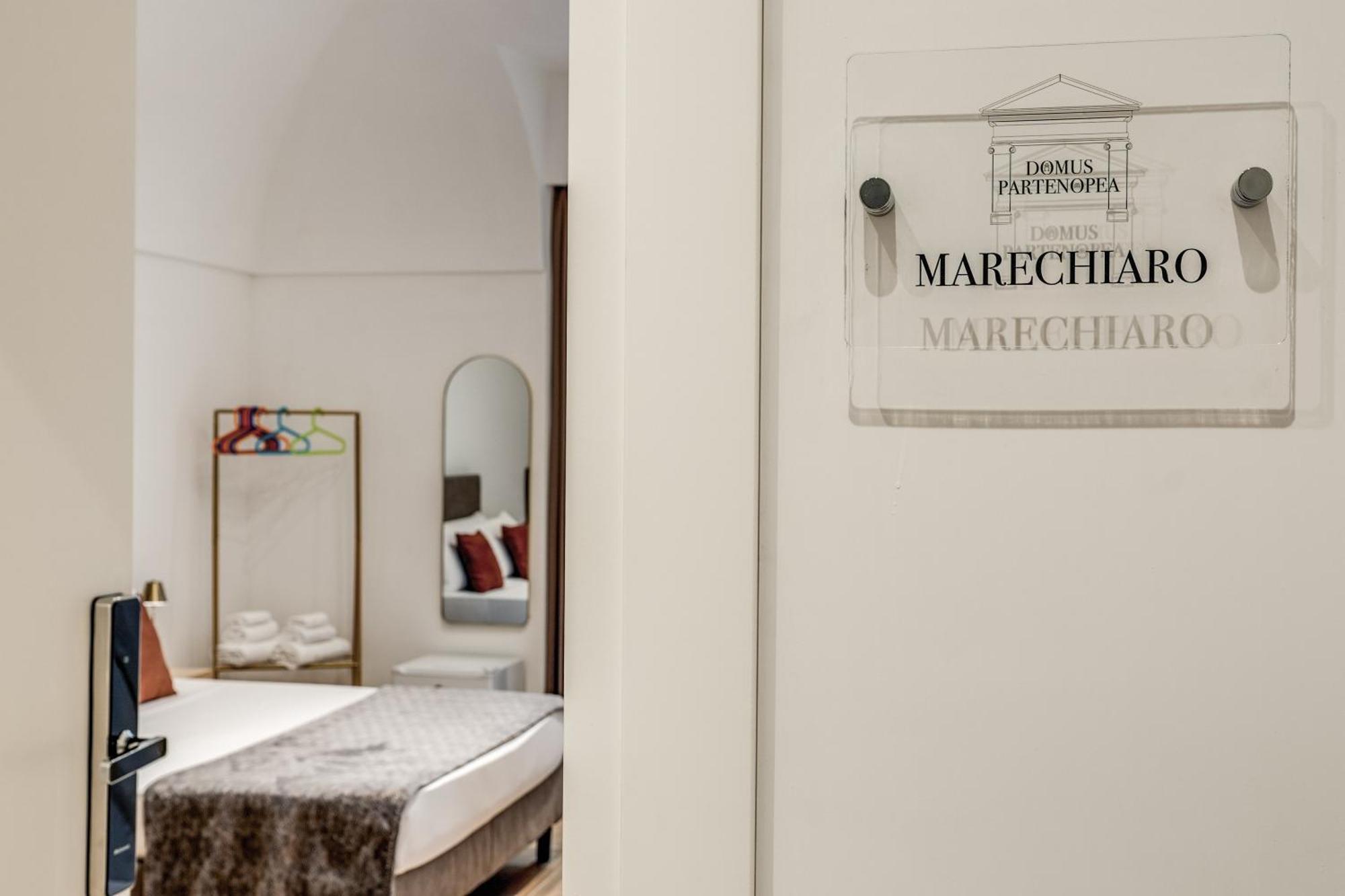 Domus Partenopea Napoli Esterno foto